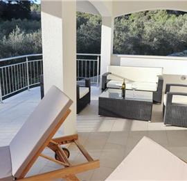 6 Bedroom Beachfront Villa with Heated Pool near Vela Luka on Korcula Island, Sleep 12